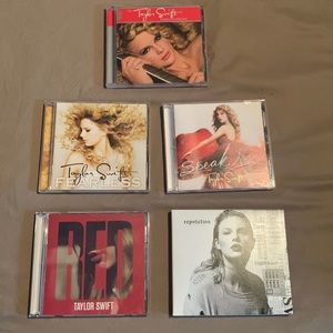 Lot of 5 Taylor Swift CD’s